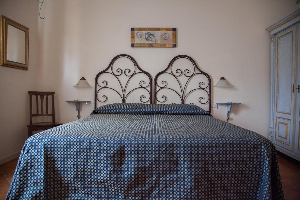 Hotel Locanda Degli Artisti Борго-Сан-Лоренцо Номер фото