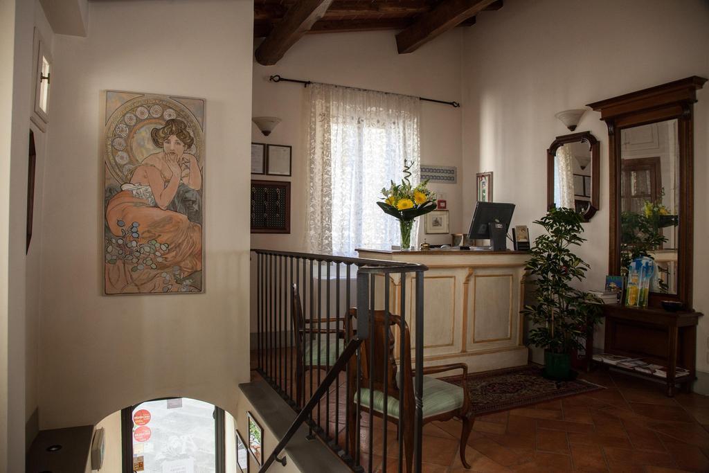 Hotel Locanda Degli Artisti Борго-Сан-Лоренцо Экстерьер фото